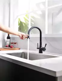 Смеситель для кухни Lemark Comfort LM3075BL с подключением к фильтру с питьевой водой, Черный