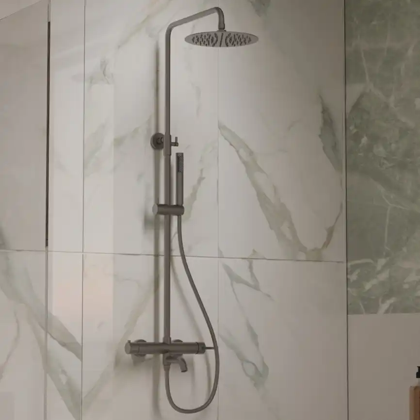 Душевая система  Vincea Villa VSFS-1VL1GM VSFS-1VL1GM для ванны с изливом, вороненая сталь фото 1